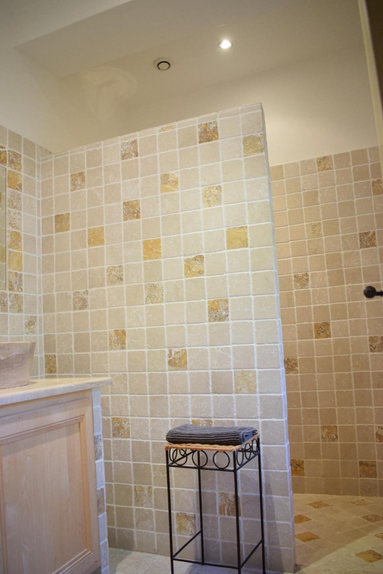 La Figuiere De Vaucluse Bed & Breakfast 2*