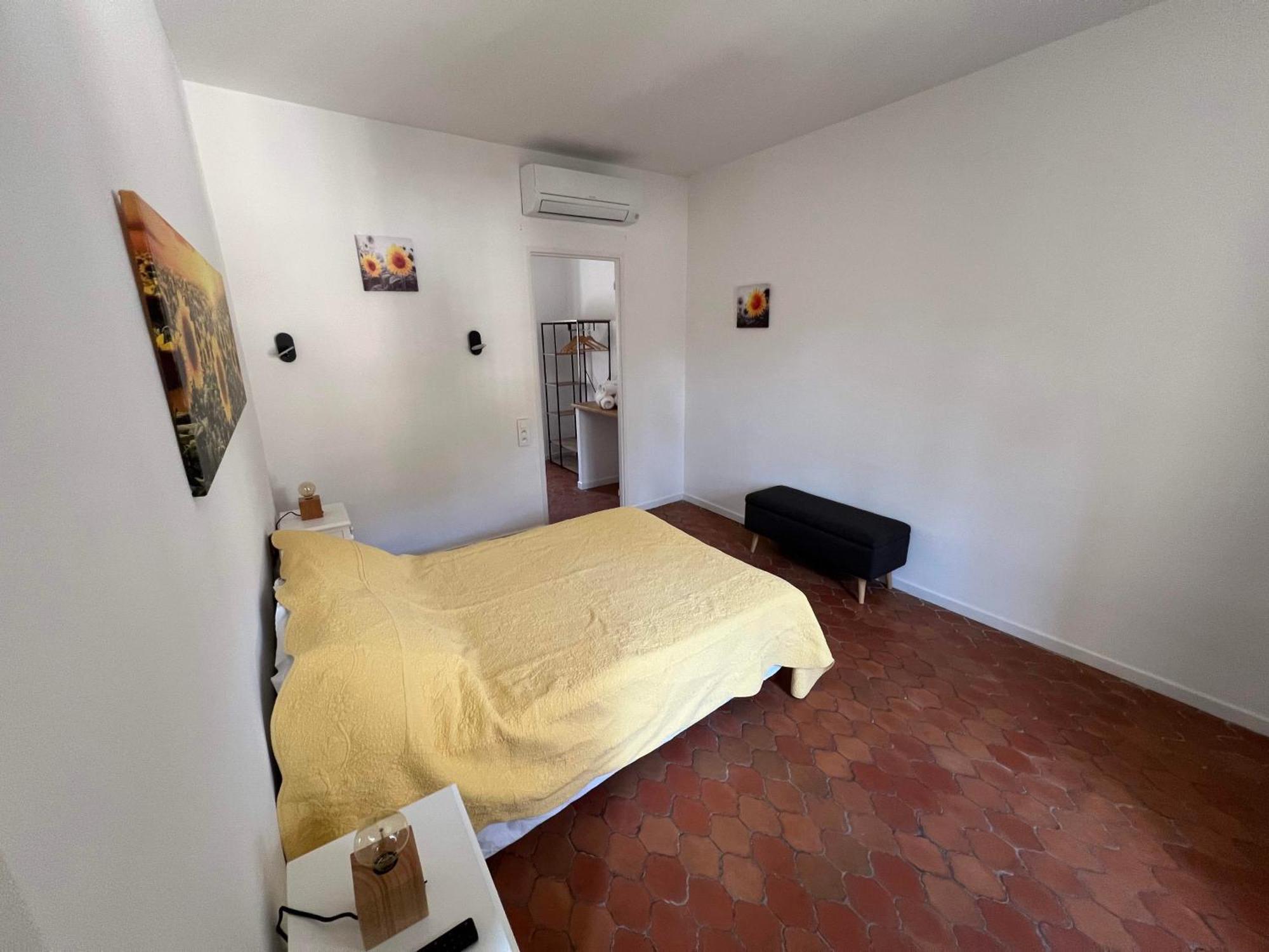 La Figuiere De Vaucluse Bed & Breakfast